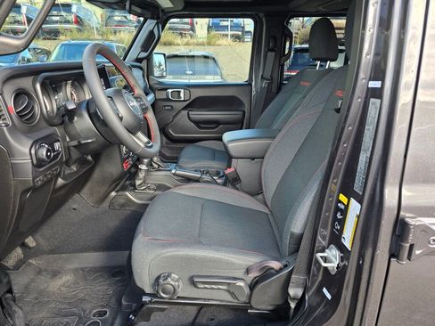 Used 2024 Jeep Wrangler Unlimited Rubicon w/ Convenience Group image 22