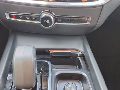 Certified 2025 Volvo V60 B5 Cross Country Plus AWD/4WD image 27