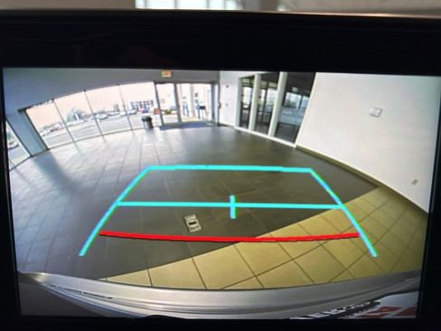 Used 2020 Toyota Highlander XLE image 34