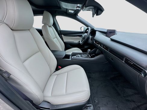 Used 2024 MAZDA MAZDA3 s image 19