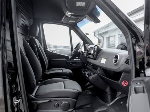 Used 2026 Mercedes-Benz Sprinter 2500 image 18