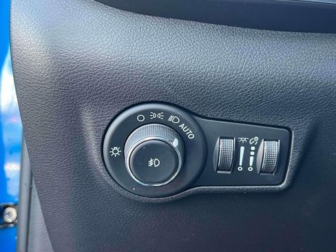 Used 2022 Jeep Compass Limited w/ Elite Group image 21