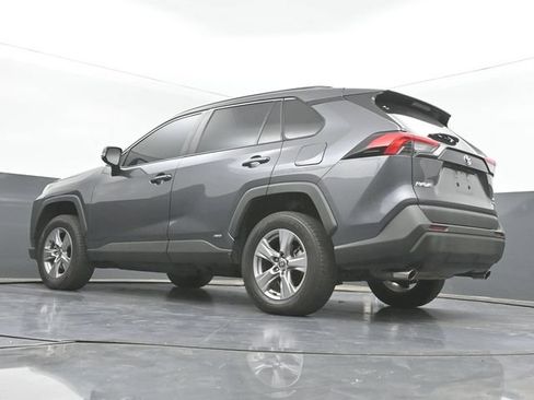Used 2022 Toyota RAV4 XLE AWD/4WD image 40