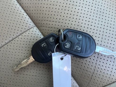 Used 2013 Ford F150 Lariat w/ Lariat Chrome Pkg image 29