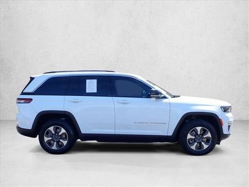 Used 2023 Jeep Grand Cherokee 4WD 4xe image 5