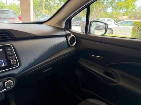 Used 2025 Nissan Versa SV FWD image 30