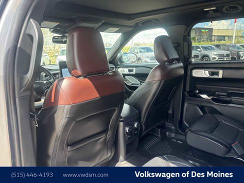 Used 2021 Ford Explorer Platinum w/ Equipment Group 601A AWD/4WD image 13
