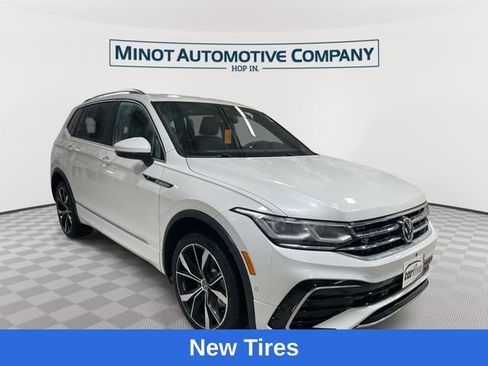 Used 2023 Volkswagen Tiguan SEL R-Line image 1