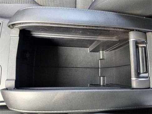 Used 2024 Toyota Highlander LE image 35