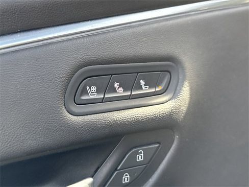 Used 2023 Cadillac Escalade ESV Premium Luxury w/ LPO, Radiant Package image 20