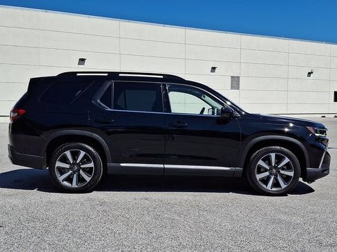 Used 2023 Honda Pilot Touring image 10