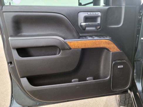 Used 2017 Chevrolet Silverado 2500 High Country w/ Duramax Plus Package image 8