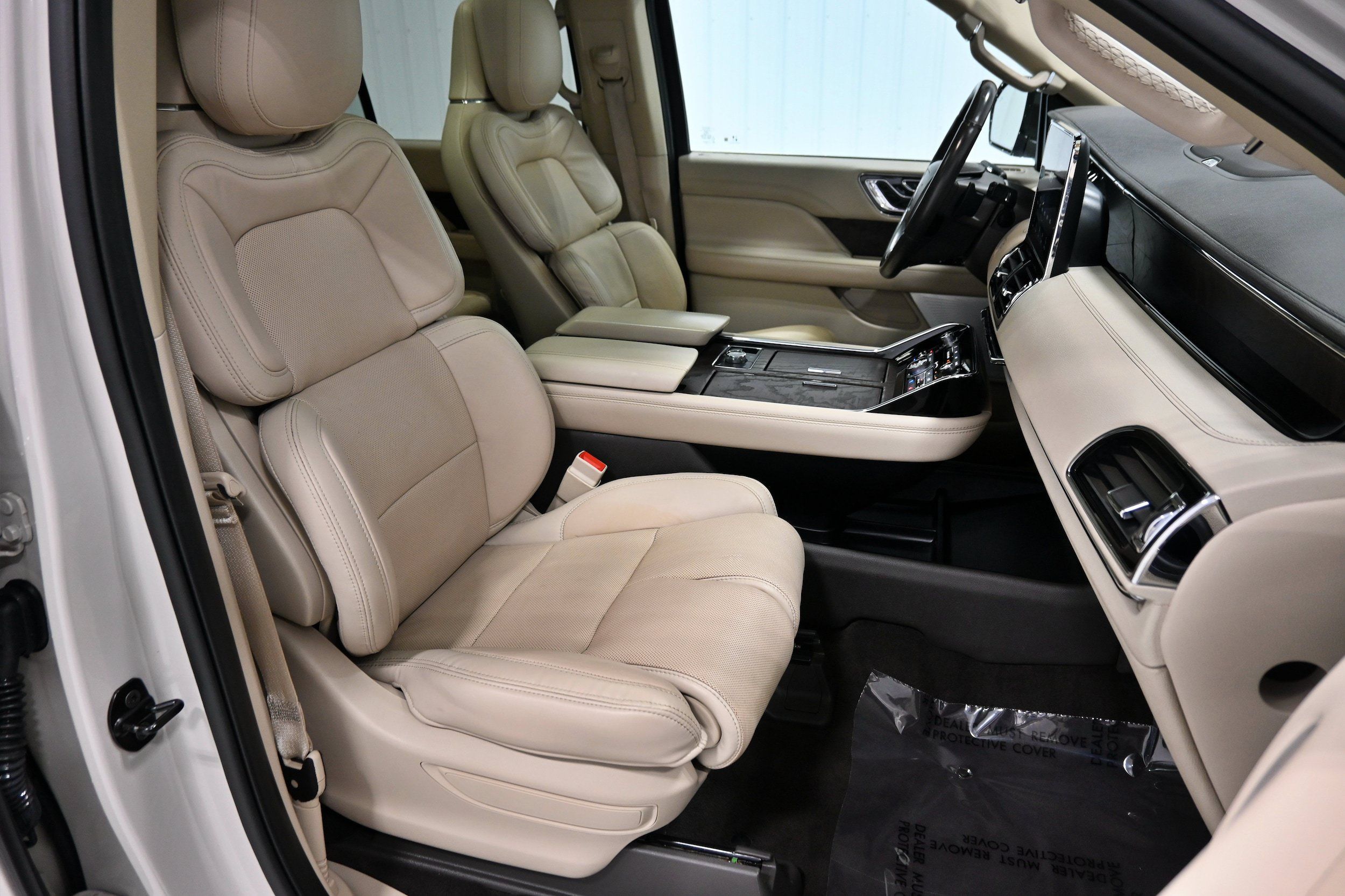 Used 2020 Lincoln Navigator Reserve w/ Luxury Package AWD/4WD image 27