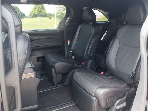 Used 2025 Toyota Sienna Platinum AWD/4WD image 16