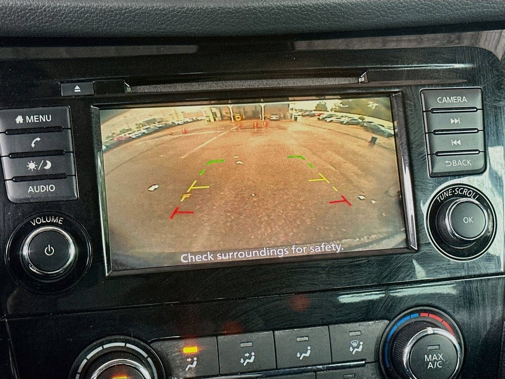Used 2020 Nissan Rogue S FWD image 13
