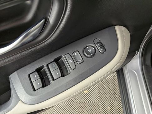 Certified 2023 Honda HR-V LX image 14