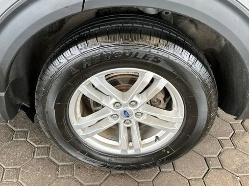 Certified 2023 Ford Explorer XLT AWD/4WD image 6