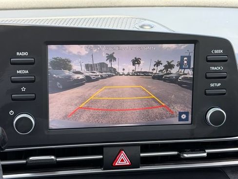 Used 2022 Hyundai Elantra SEL FWD image 22
