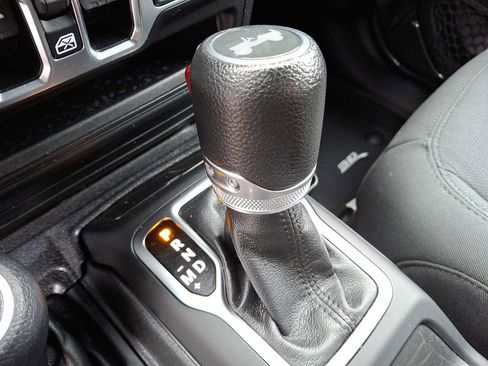 Used 2021 Jeep Wrangler Unlimited Sport image 17