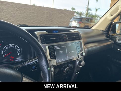 Used 2020 Toyota 4Runner SR5 Premium image 6