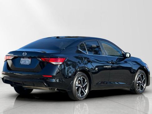 Used 2025 Nissan Sentra SV image 3