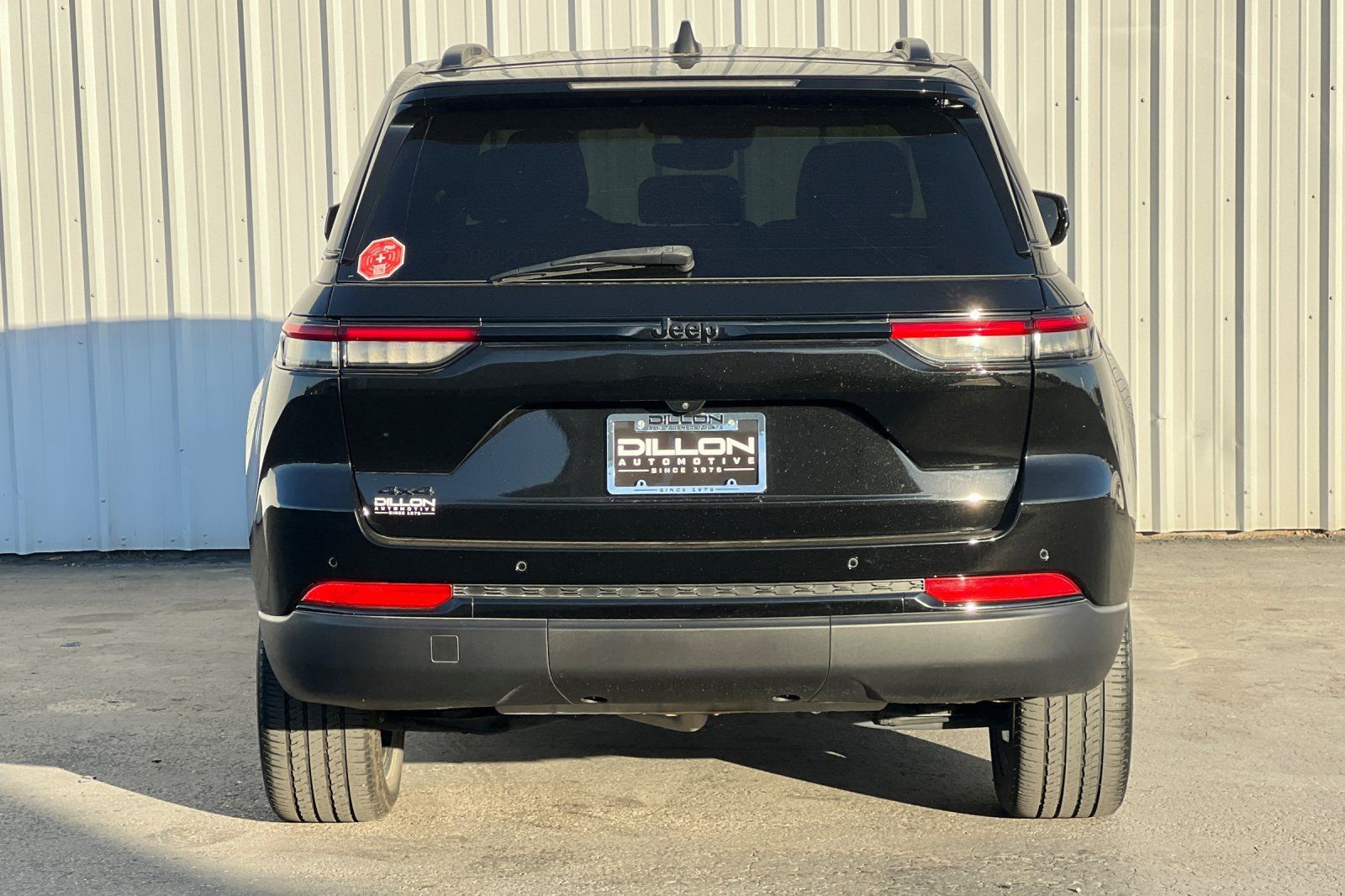 Used 2023 Jeep Grand Cherokee Altitude AWD/4WD image 8