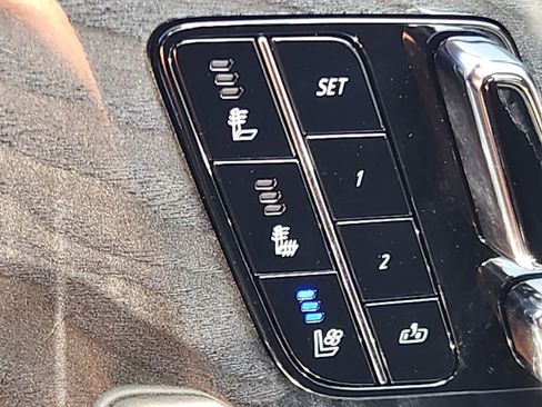 New 2025 Cadillac Escalade IQ Luxury 2 image 29