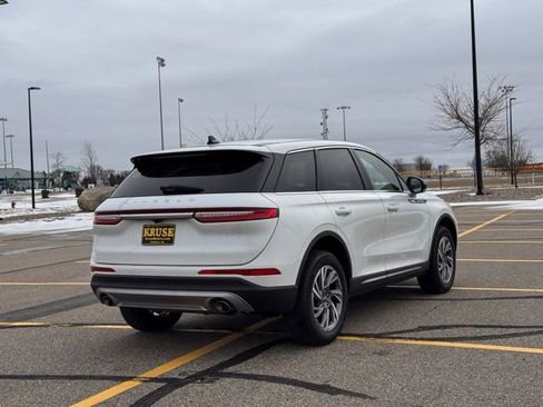 Used 2024 Lincoln Corsair AWD image 3