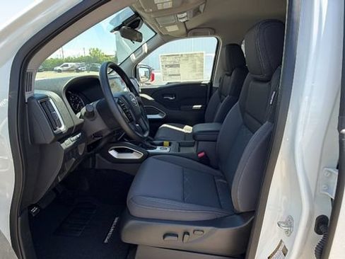 New 2026 Nissan Frontier SV w/ Tow Package AWD/4WD image 31