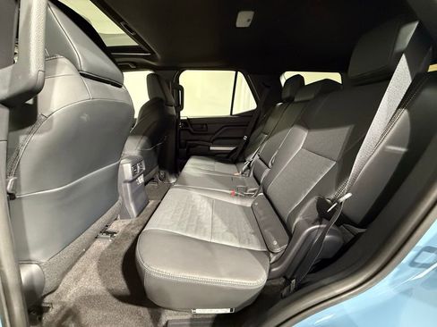 Certified 2025 Toyota 4Runner TRD Off-Road Premium image 19