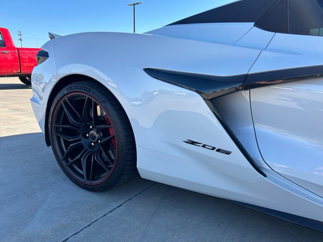 Used 2023 Chevrolet Corvette Z06 RWD image 8