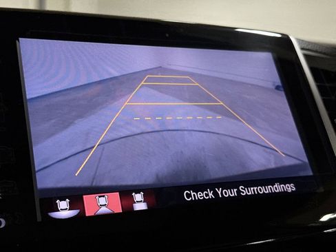 Used 2017 Honda Pilot Touring image 15