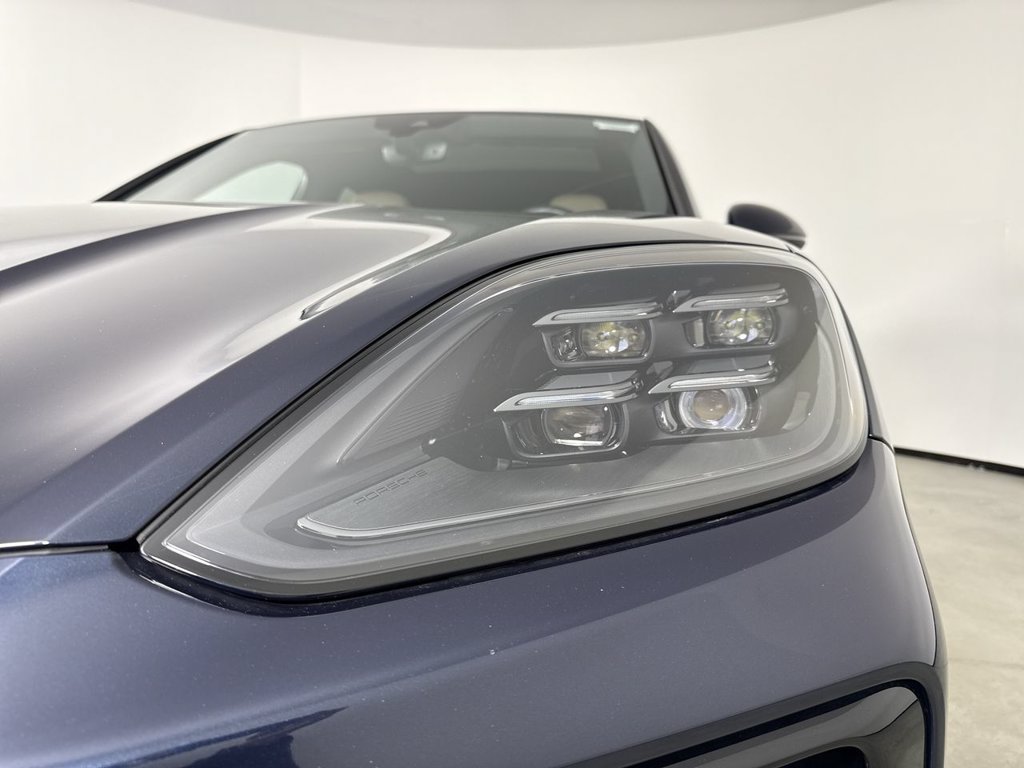 Certified 2024 Porsche Cayenne Coupe AWD/4WD image 11