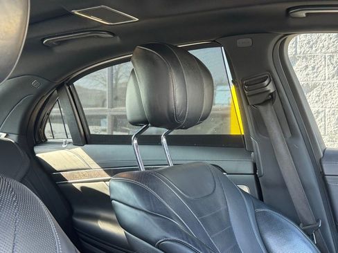 Used 2019 Mercedes-Benz S 560 4MATIC Sedan w/ AMG Line Exterior image 44