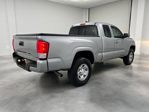 Used 2016 Toyota Tacoma SR RWD image 7