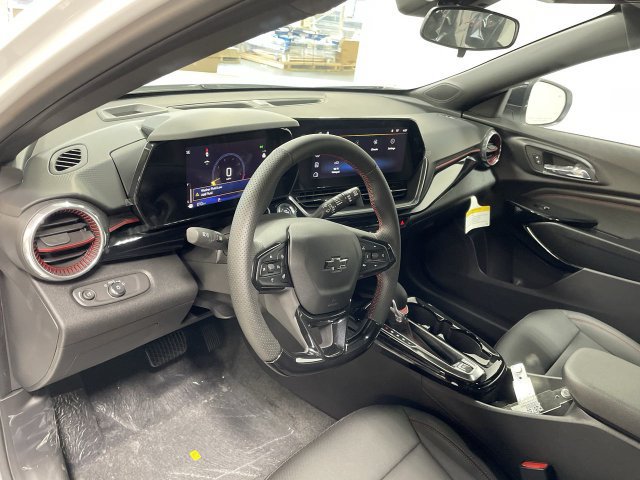 Used 2024 Chevrolet Trax RS w/ Sunroof Package FWD image 14