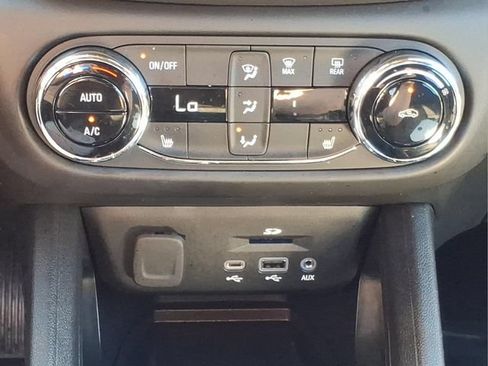 Used 2023 Chevrolet TrailBlazer ACTIV w/ Technology Package AWD/4WD image 21
