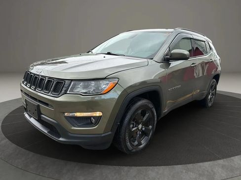 Used 2019 Jeep Compass Latitude AWD/4WD image 1