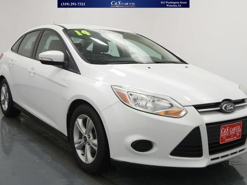 Used 2014 Ford Focus SE FWD image 1