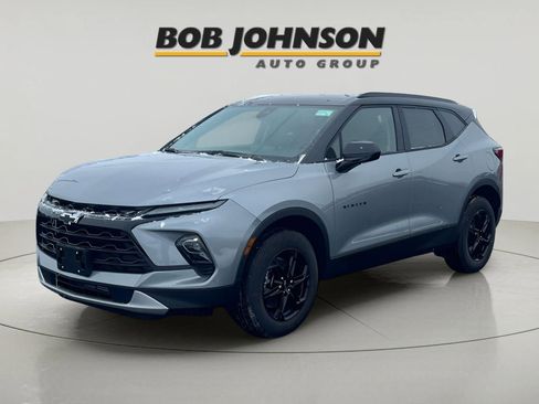 New 2025 Chevrolet Blazer LT w/ Midnight/Sport Edition image 3
