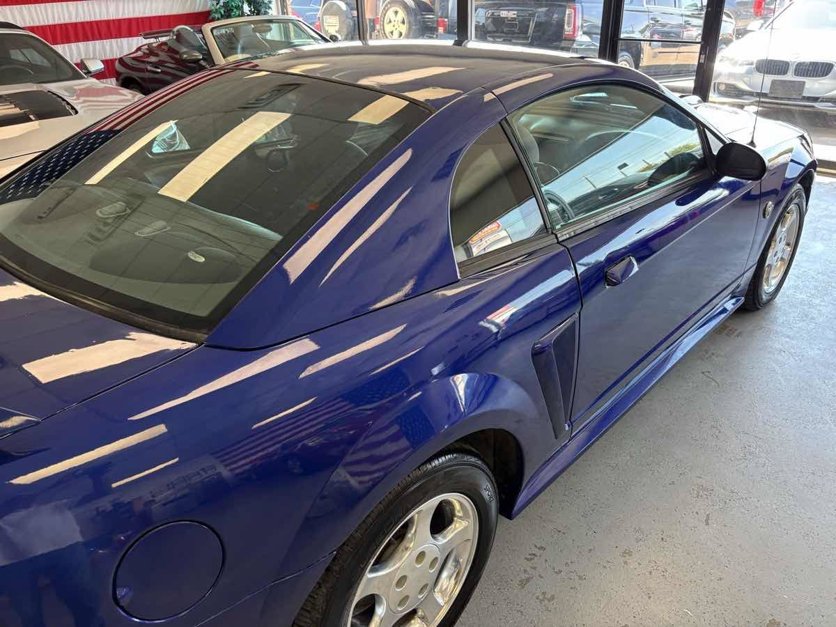 Used 2004 Ford Mustang Coupe RWD image 11