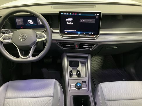 New 2026 Volkswagen Tiguan SE AWD/4WD image 11