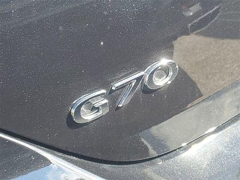 Used 2025 Genesis G70 2.5T image 9