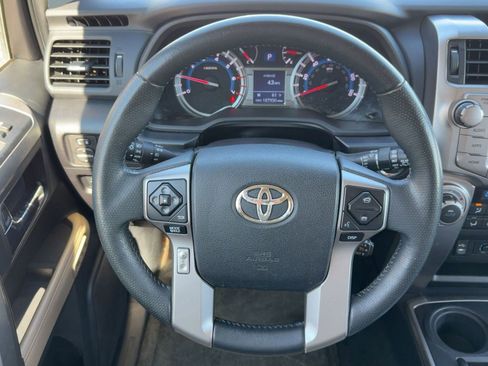 Used 2015 Toyota 4Runner Limited image 14