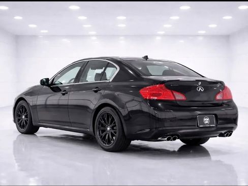 Used 2013 INFINITI G37 x Sedan w/ Premium Pkg image 3