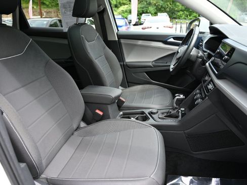 Used 2024 Volkswagen Taos SE AWD/4WD image 19