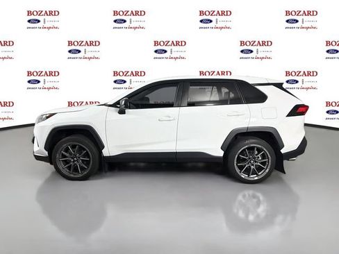 Used 2022 Toyota RAV4 LE FWD image 5