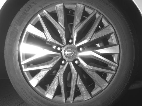 Used 2025 Nissan Altima 2.5 SV FWD image 12
