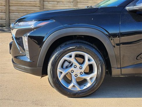 Used 2024 Chevrolet Trax LS w/ LS Convenience Package FWD image 14