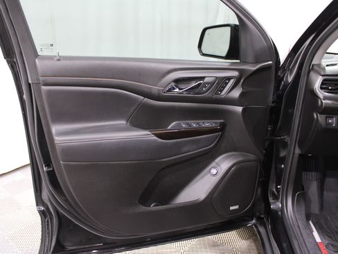 Used 2023 GMC Acadia AT4 w/ Technology Package image 5